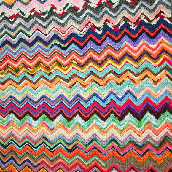 CROCHET Colorful Chevron Blanket Handmade - Picture 2 of 4